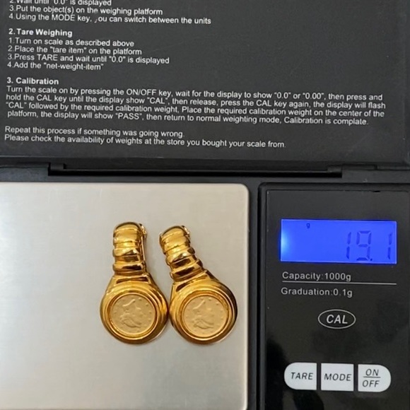 Vintage Unsigned Gold-Tone Roman Coin Clip On Earrings - Picture 9 of 13